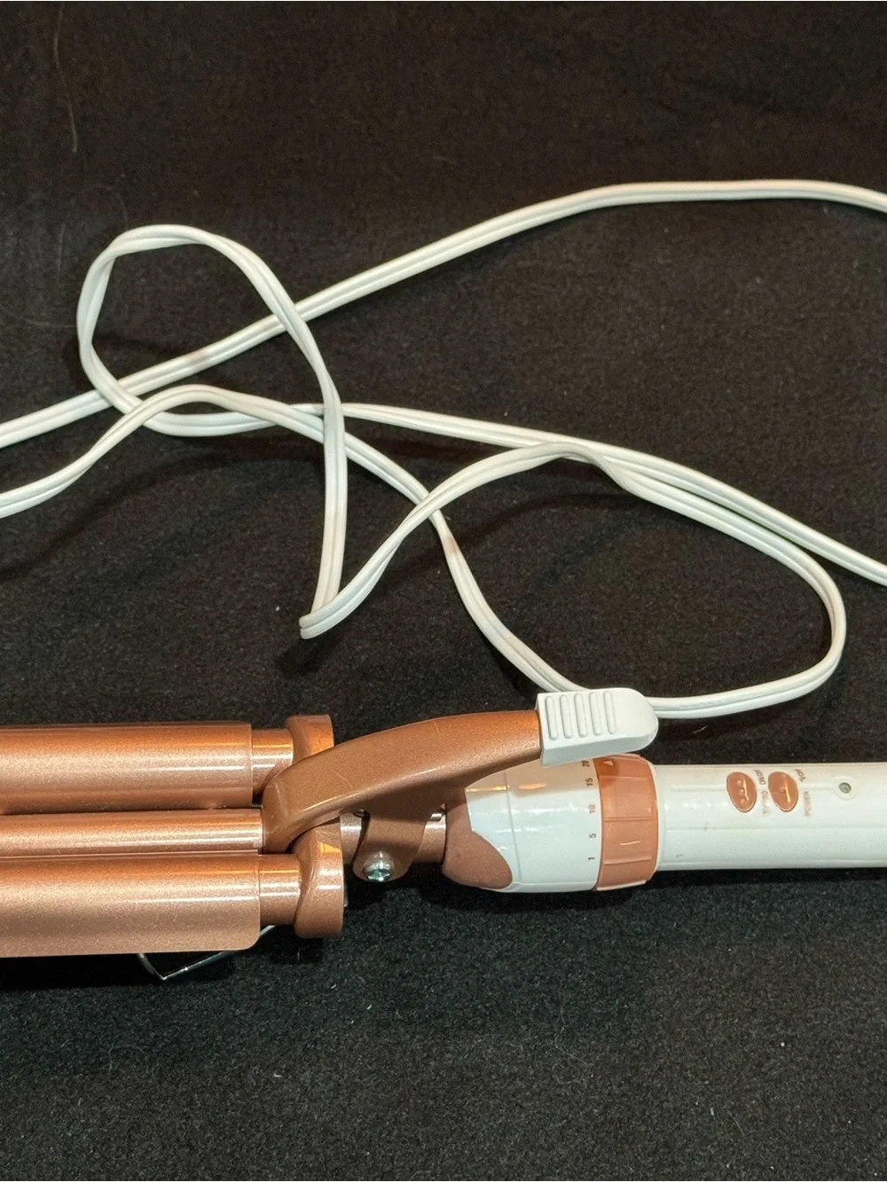 White and Rose Gold Triple Barrel Hair Waver